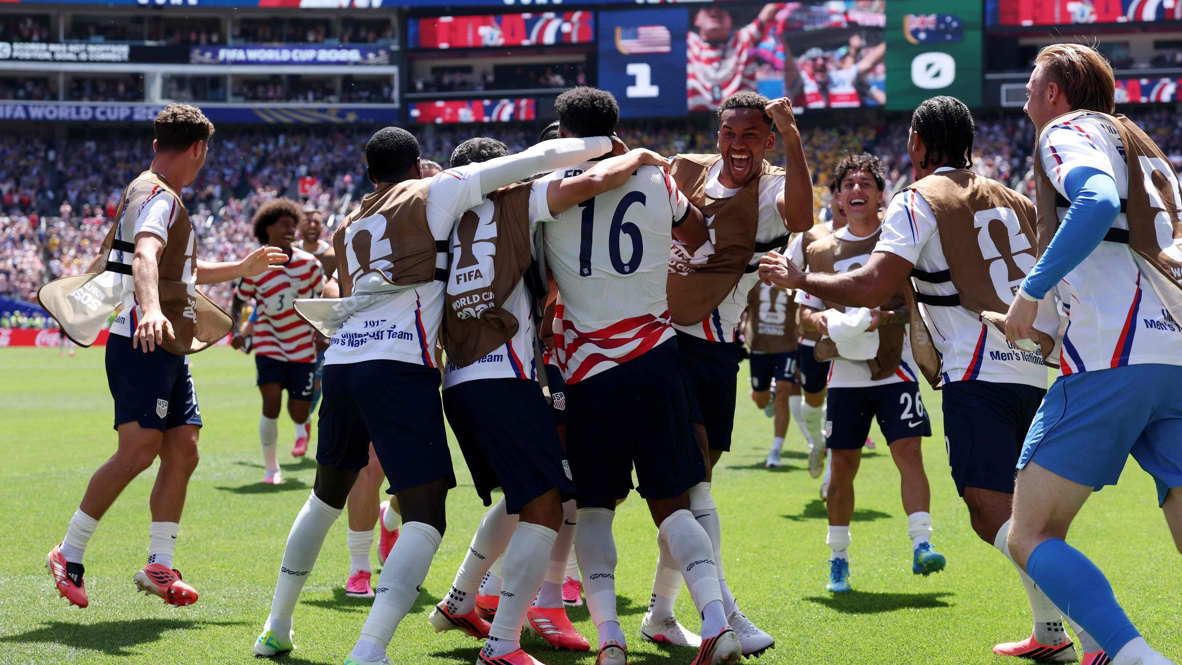 Amerikanen vieren feest: VS overtuigen weer en zitten nu al in volgende ronde